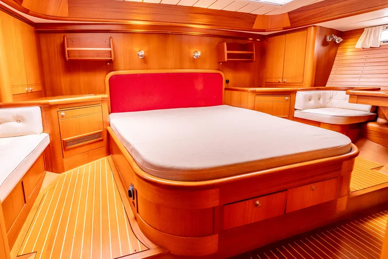 Luka Yacht Photos Pics Luxurious wooden interior of 1997 Farr 60 Pilot House yacht bedroom.