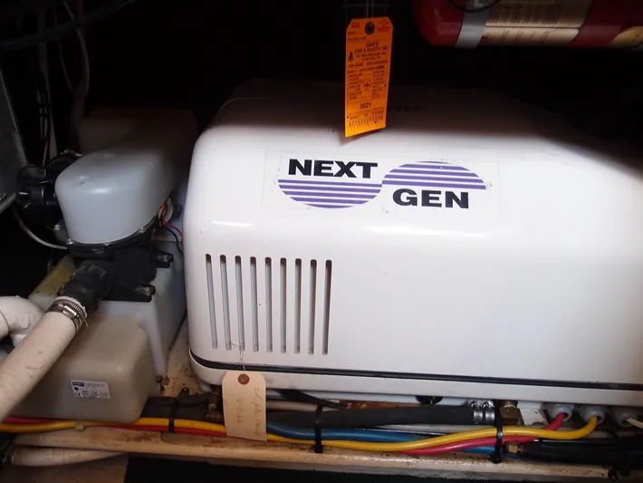 Dolly Yacht Photos Pics 