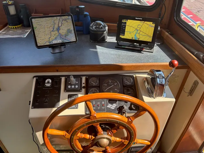 Dolly Yacht Photos Pics 