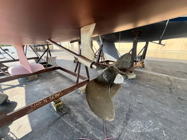 Siren Song Yacht Photos Pics 