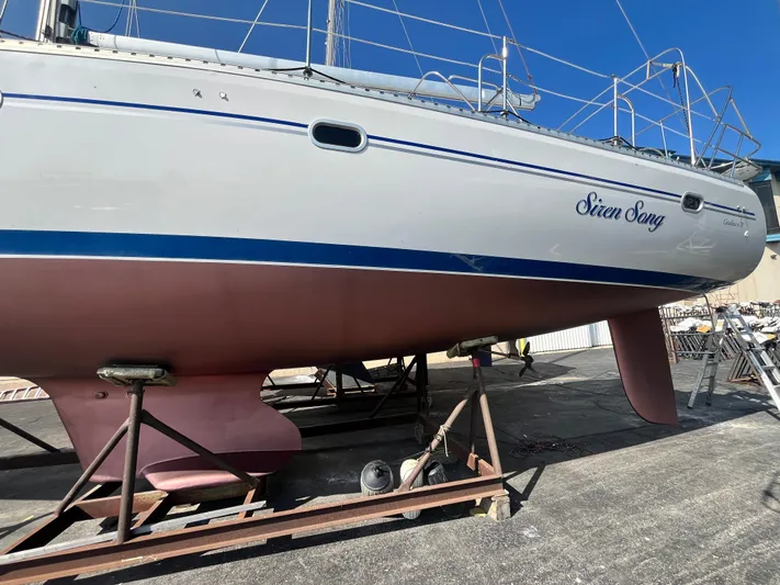 Siren Song Yacht Photos Pics 