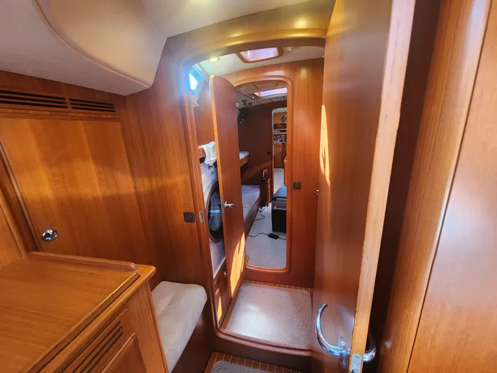 Bonnefooi Yacht Photos Pics 