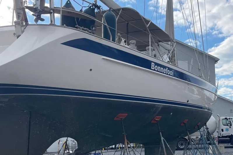 Bonnefooi Yacht Photos Pics 