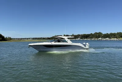 Sea Ray SLX 400 Outboard