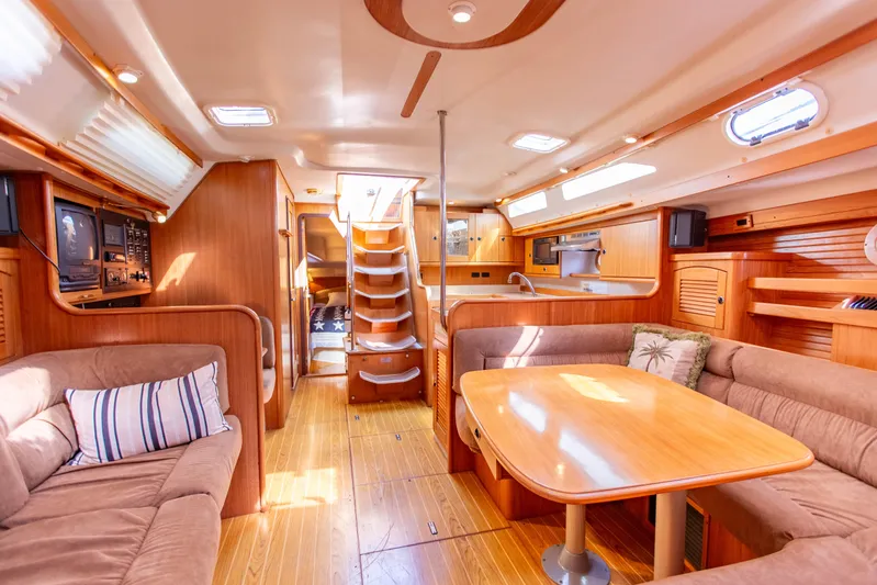 Siren Song Yacht Photos Pics 