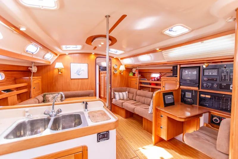 Siren Song Yacht Photos Pics 