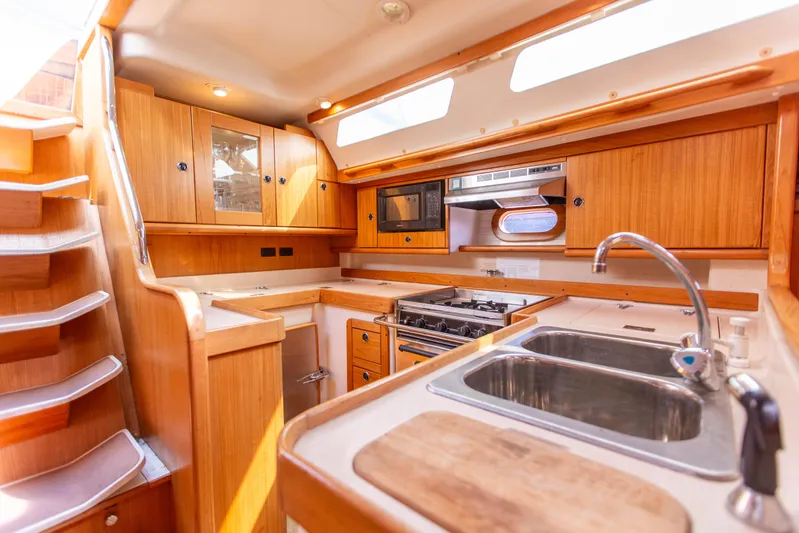 Siren Song Yacht Photos Pics 