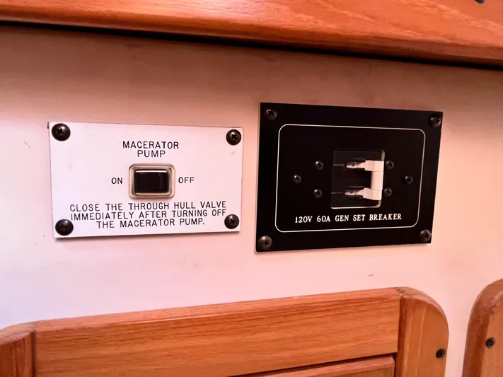 Siren Song Yacht Photos Pics 