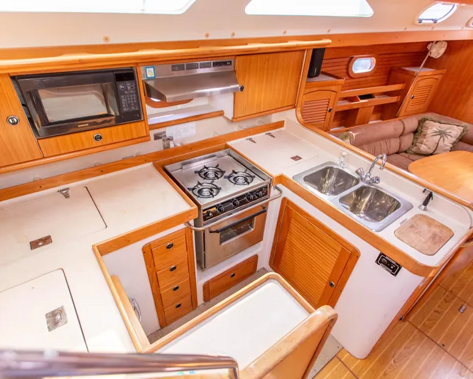 Siren Song Yacht Photos Pics 