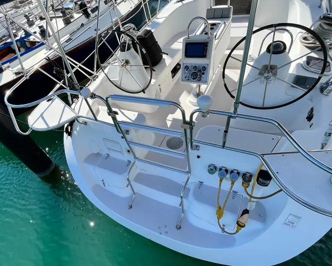 Siren Song Yacht Photos Pics 