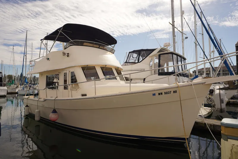 Discovery Yacht Photos Pics 