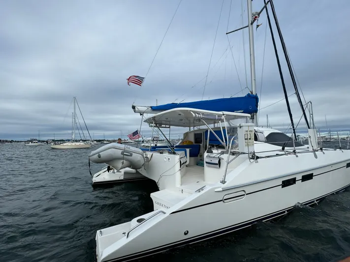 Headquarters Yacht Photos Pics 