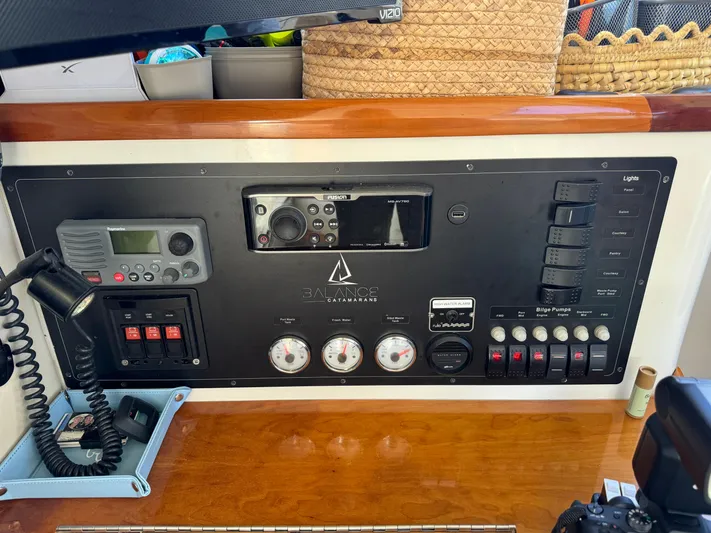 Headquarters Yacht Photos Pics 