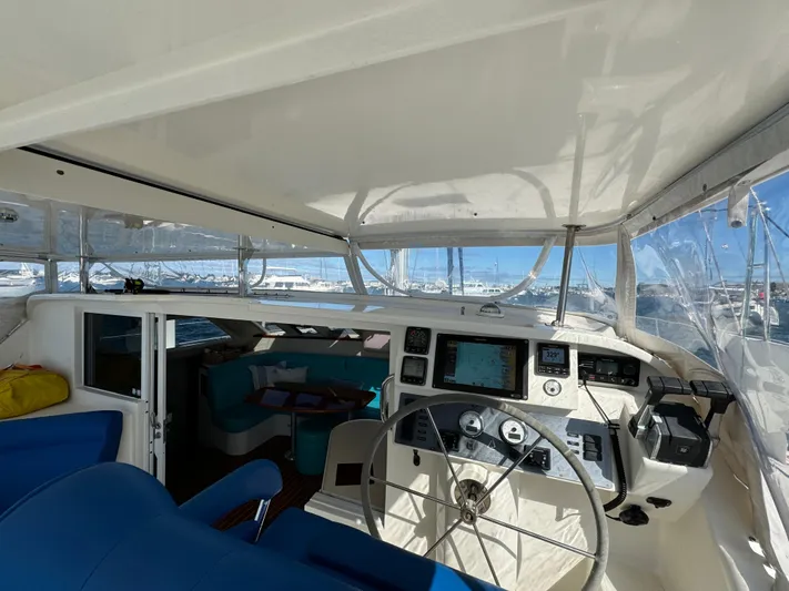 Headquarters Yacht Photos Pics 