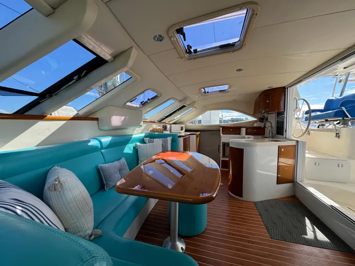 Headquarters Yacht Photos Pics 