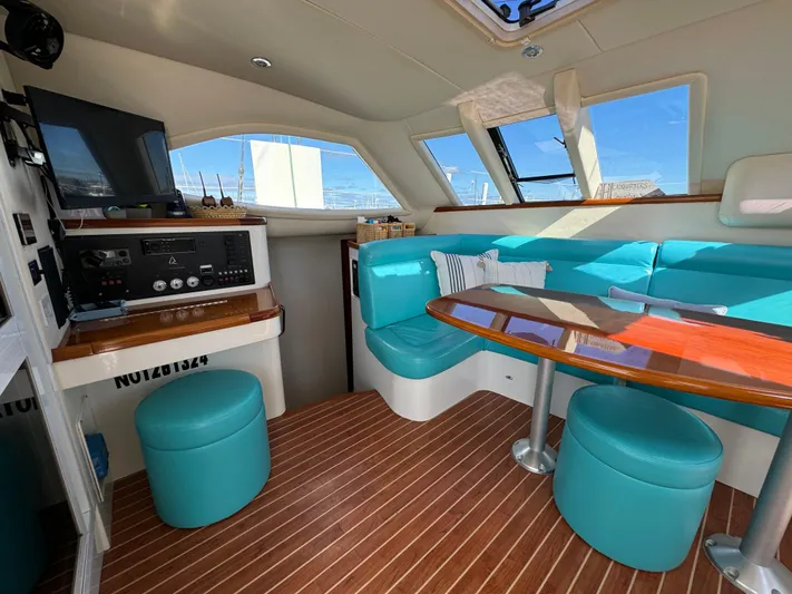 Headquarters Yacht Photos Pics 