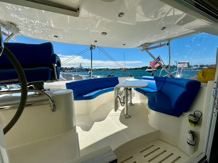 Headquarters Yacht Photos Pics 