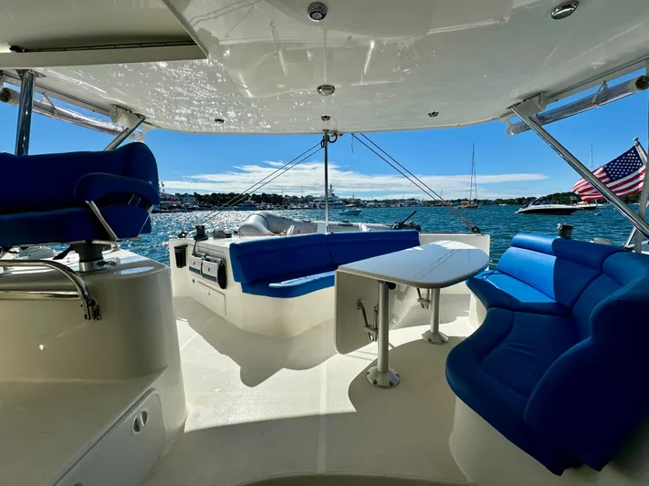 Headquarters Yacht Photos Pics 