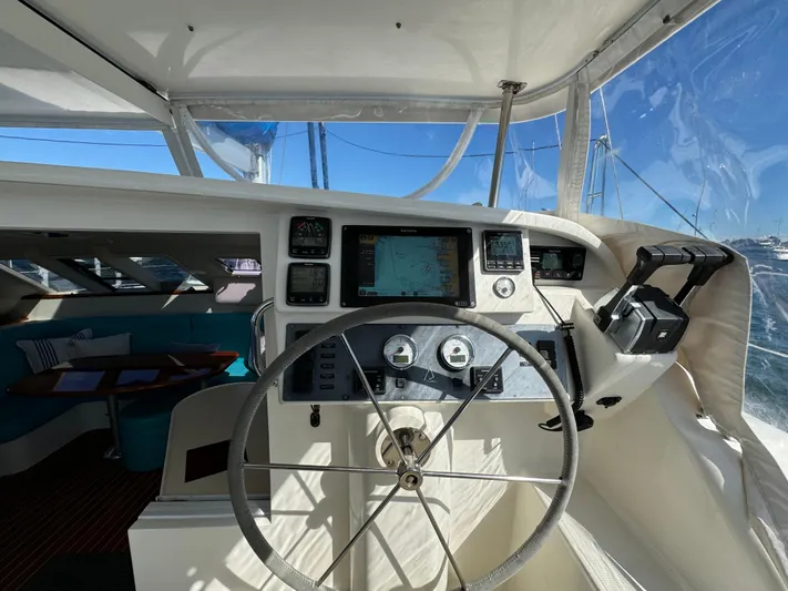 Headquarters Yacht Photos Pics 