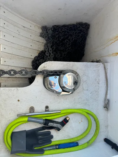 Headquarters Yacht Photos Pics 