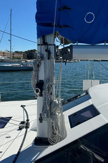 Headquarters Yacht Photos Pics 