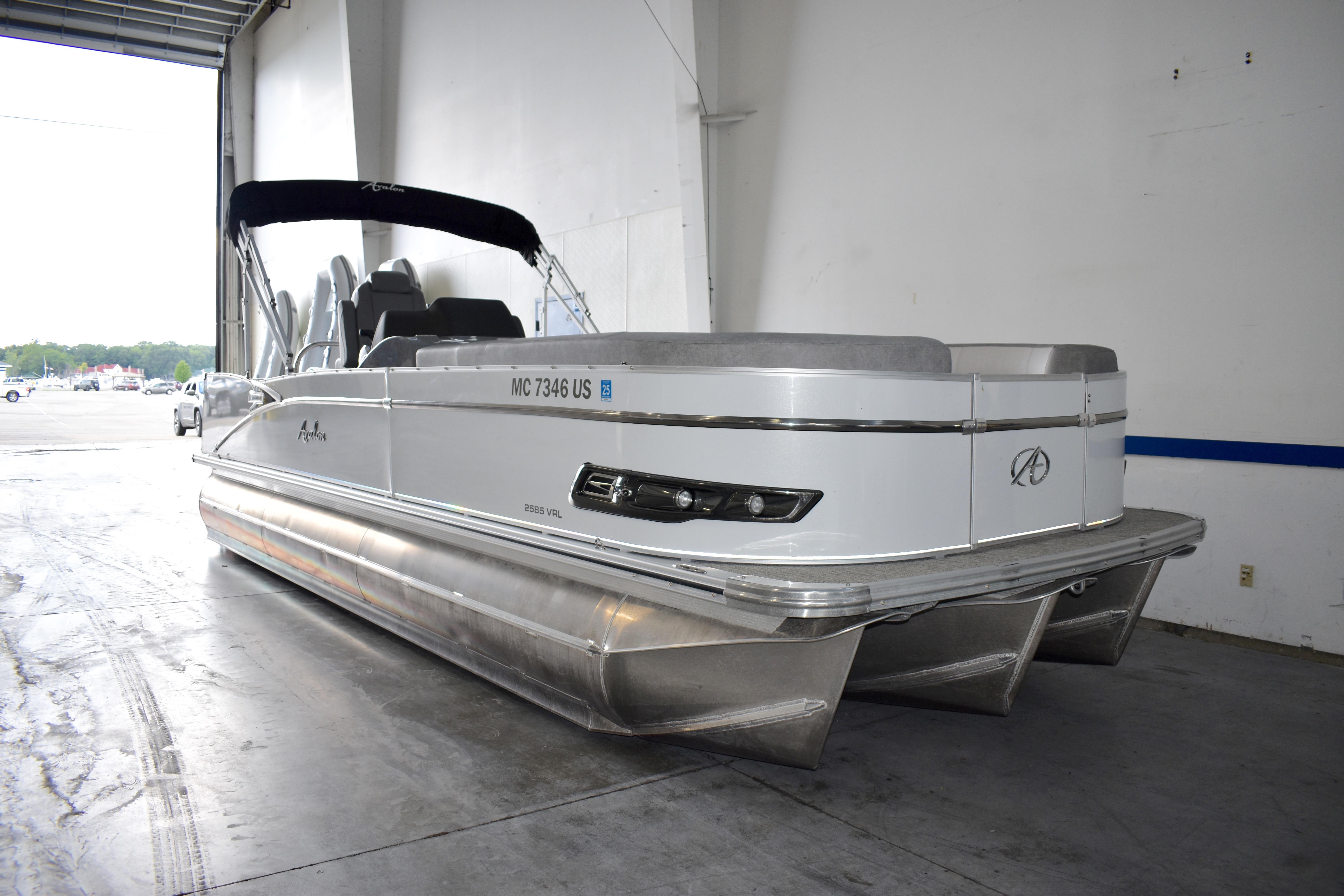 2022 Avalon Catalina 2585 Versatile Rear Lounger