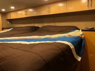 Cruisin (1/5 Share) Yacht Photos Pics Interior of 2008 Destination Yachts Cruisin yacht with cozy bed.