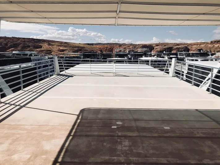 Cruisin (1/5 Share) Yacht Photos Pics 2008 Destination Yachts Cruisin deck with lake view.