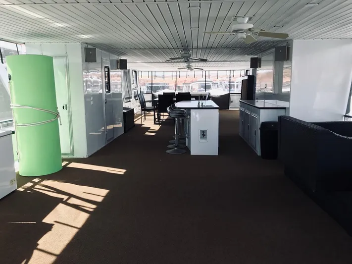 Cruisin (1/5 Share) Yacht Photos Pics Interior of a 2008 Destination Yachts Cruisin yacht.