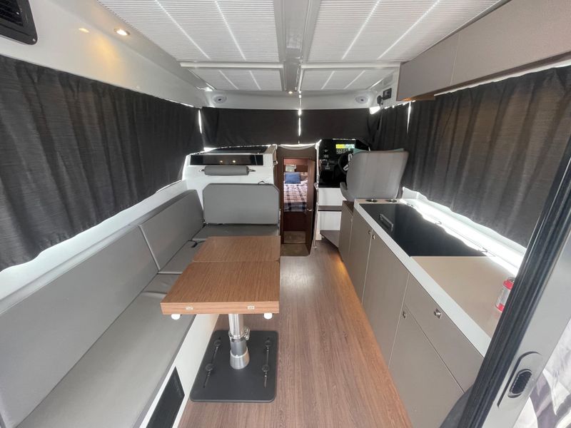 2022 Beneteau Antares 11