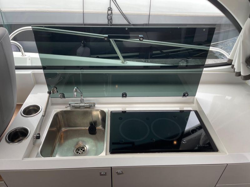 2022 Beneteau Antares 11