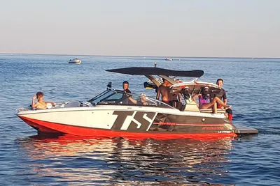2018 Four Winns TS222