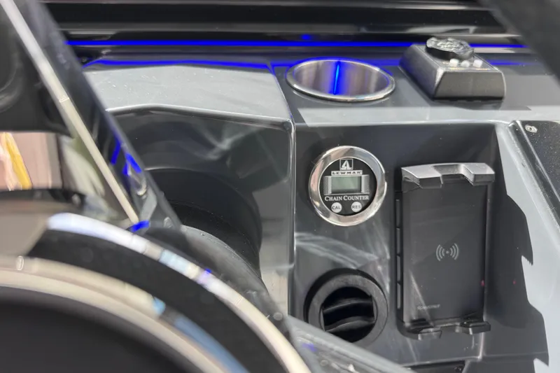 Formula Yacht Photos Pics Control panel of 2023 Formula 400 Super Sport Crossover with chain counter and cup holder.