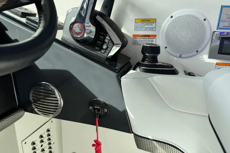 Formula Yacht Photos Pics 2023 Formula 400 Super Sport Crossover helm with controls and speaker.