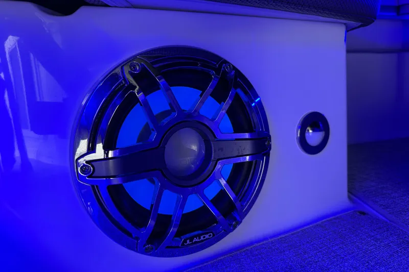 Formula Yacht Photos Pics Speaker with blue LED lighting on 2023 Formula 400 Super Sport Crossover boat.
