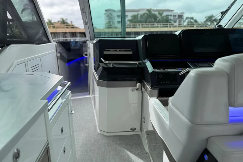 Formula Yacht Photos Pics 2023 Formula 400 Super Sport Crossover interior with modern helm and seating.