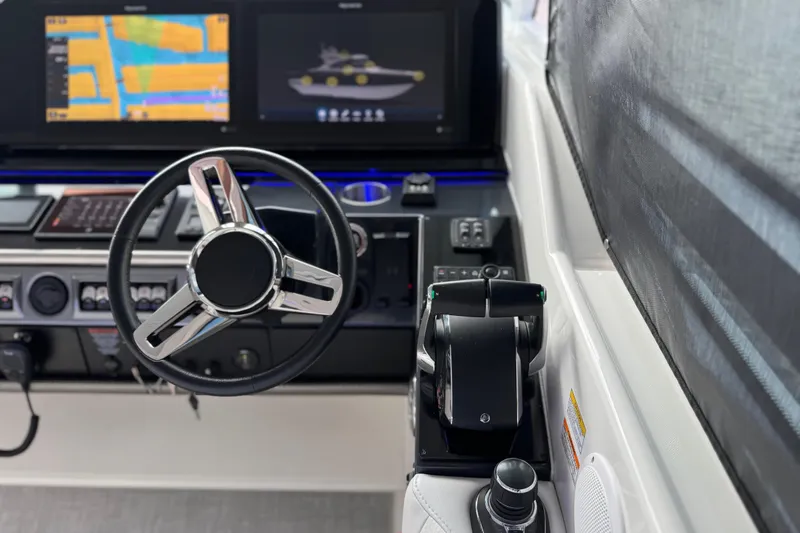 Formula Yacht Photos Pics 2023 Formula 400 Super Sport Crossover helm with modern navigation displays and controls.