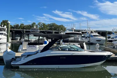 Sea Ray SLX 260 Outboard