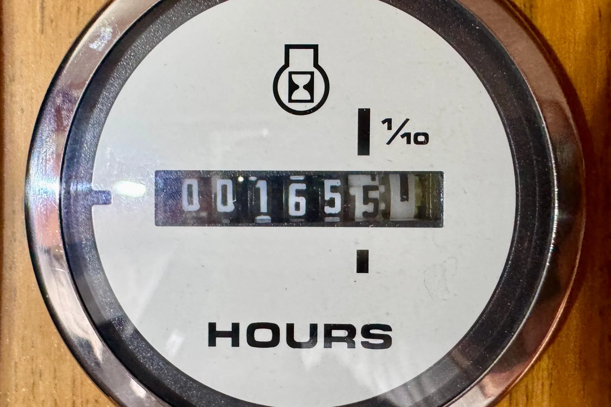 Hour meter reading 1655 on 1982 Tung Hwa Seahorse boat.