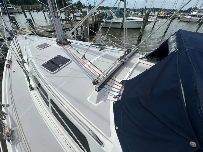 Dream Weaver Yacht Photos Pics 2003 Catalina 350 sailboat deck with rigging and marina view.