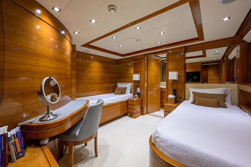 Seascape V Yacht Photos Pics 