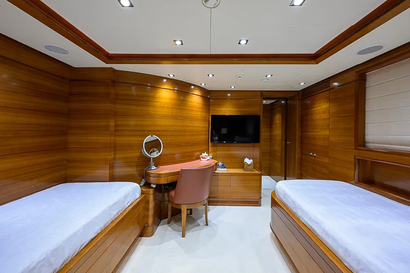 Seascape V Yacht Photos Pics 