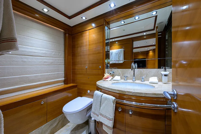 Seascape V Yacht Photos Pics 