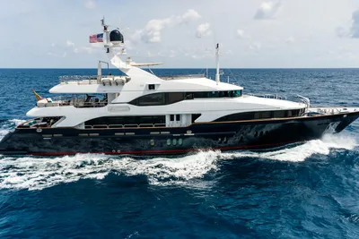 2005 Benetti Vision 145