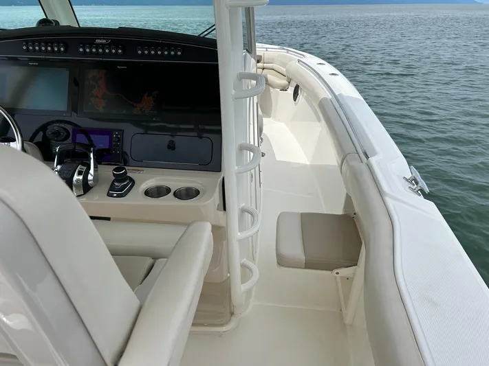 Casa - 2020 Boston Whaler 330 Or @ Vallarta Yacht Photos Pics 