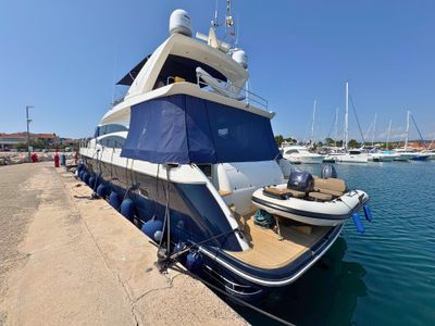 Yacht