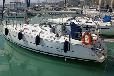 2005 Beneteau Oceanis Clipper 323