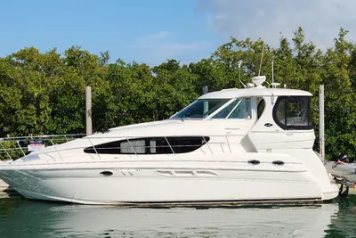 Sea Ray 390 Motor Yacht