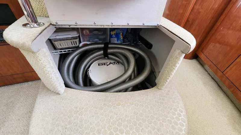 Jessica Grace Yacht Photos Pics Central Vac/Salon