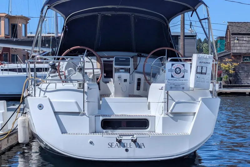 Windwaker Yacht Photos Pics 2013 Jeanneau 41 Deck Salon yacht docked in Seattle marina.